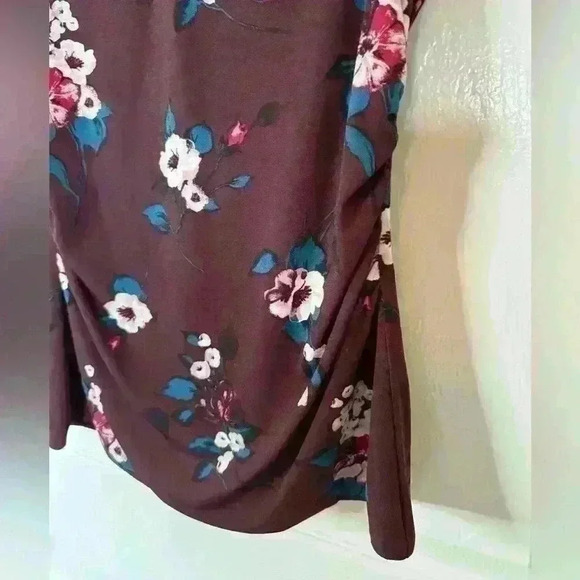 WHBM Whimsigoth Floral Plum Career Work Wear Twist Front Keyhole Knit Top Size X - Picture 3 of 11